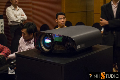 Máy chiếu 4K sony vw1100es có giá rẻ nhất Hà Nội